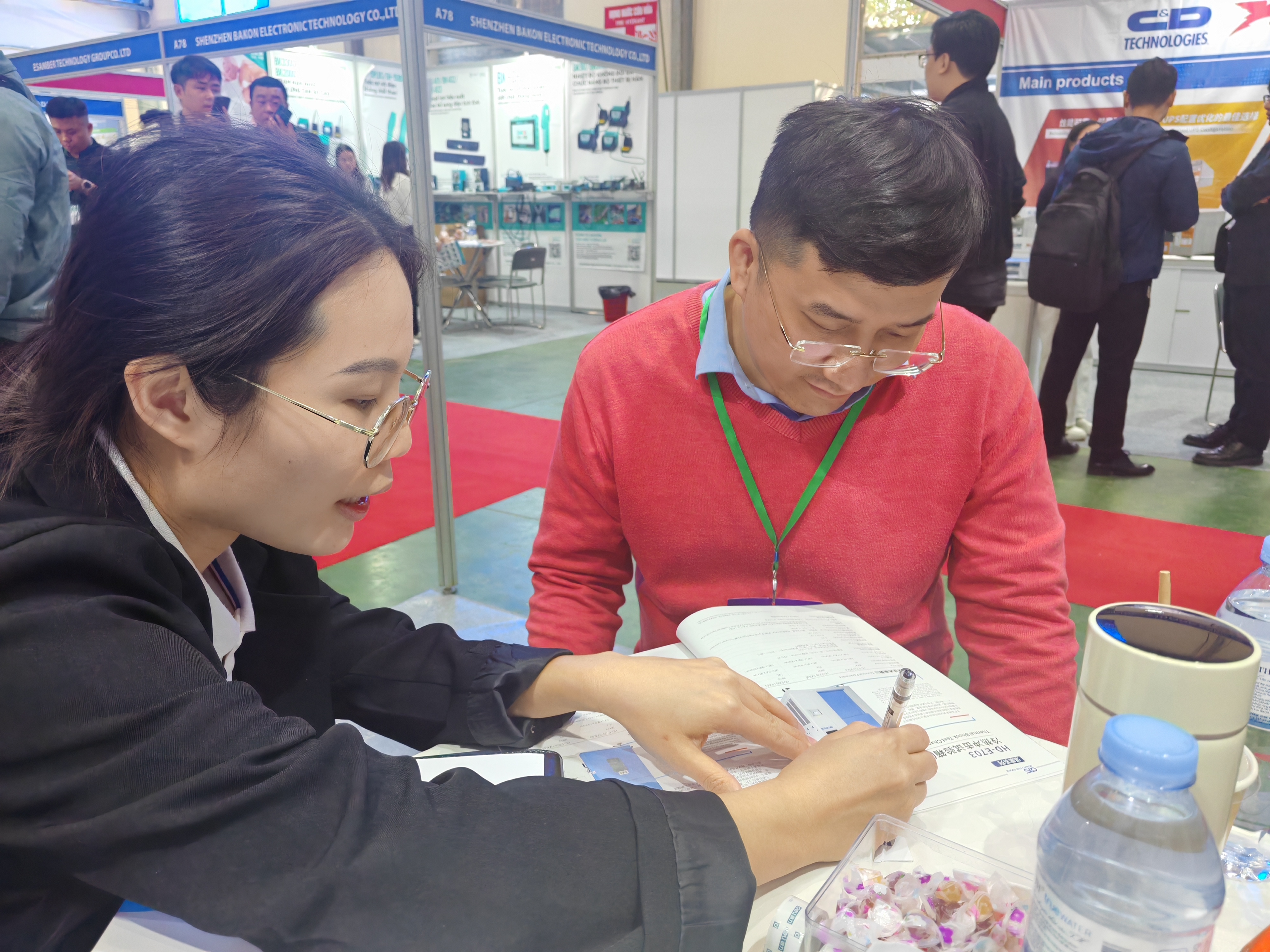 展会第一天 (1)